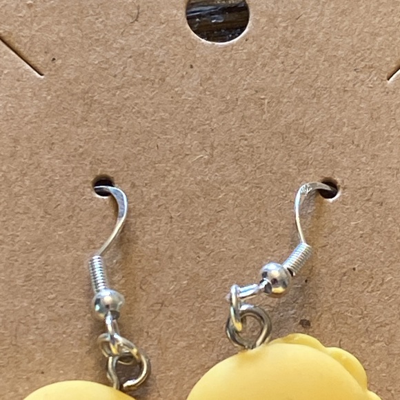 Yellow baby dinosaur with silver wires and random colored gift bag. - Picture 3 of 5